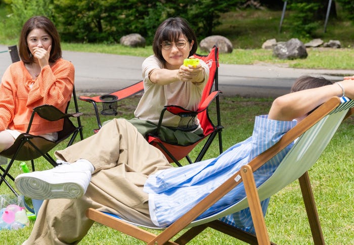 宮澤エマ、石原さとみ(C)テレビ朝日