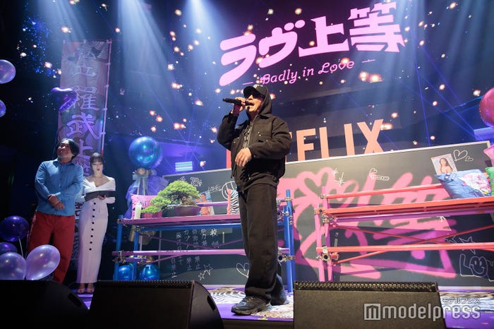 (左から)永野、MEGUMI、AK-69(C)モデルプレス