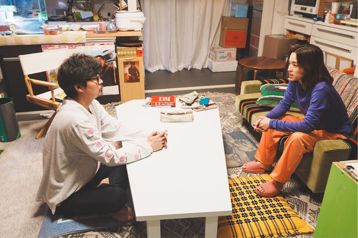 小澤征悦、中村アン「こんばんは、朝山家です。」第1話(C)ABCテレビ