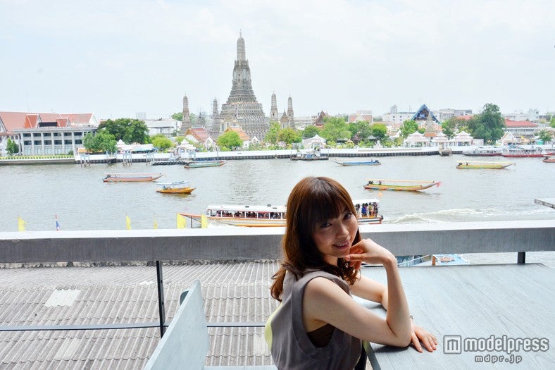 部屋のテラスからワット・アルンを一望