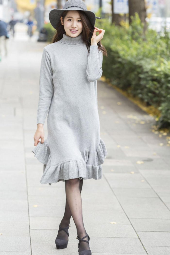 可愛さ盛れる ニットワンピ は美人見えのグレーがいい モデルプレス
