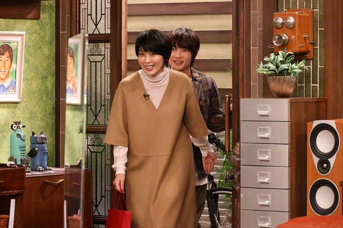 松たか子、神木隆之介 (C)関西テレビ