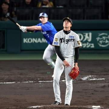 阪神先発・才木 三回に先制3ラン被弾 DeNA・佐野の打球が中堅右フェンスを越える