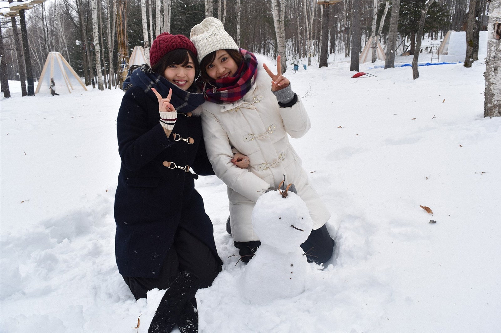 （左から）鈴木愛理、松元絵里花（C）TBS