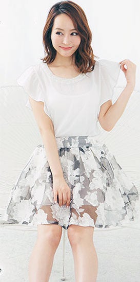 袖フリル×ネックパール☆ストライプ柄シースルーブラウストップス「神戸レタス」2490円（税込）