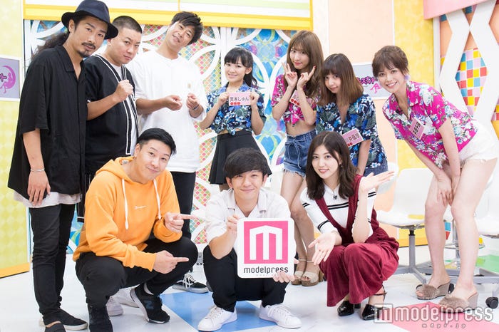 (前列左から)長田庄平、向井慧、岩崎名美(後列左から)菅良太郎、松尾駿、尾形貴弘、天木じゅん、あびる李帆、川井優沙、平塚千瑛 (C)モデルプレス