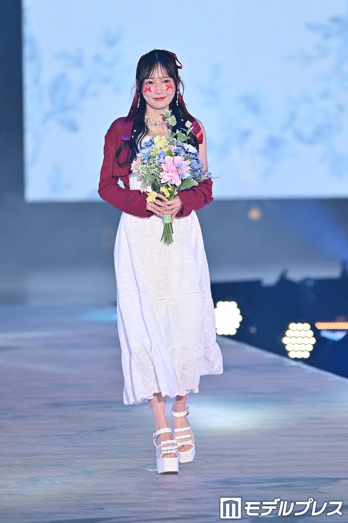 鈴木瞳美(C)モデルプレス