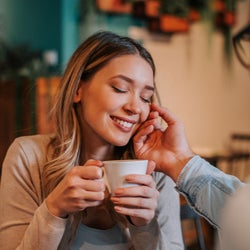 とにかくモテる 男性の心を離さない 小動物系女子 って モデルプレス