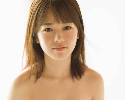 「ボンビーガール」川口葵の美谷間にドキッ 水着姿で悩殺