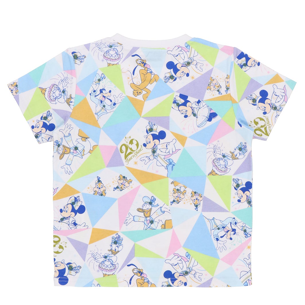 Tシャツ／100・110・120cm 各2,300円、130・140・150cm各2,600円、S・M・L・LL2,900円、3L3,200円（C）Disney
