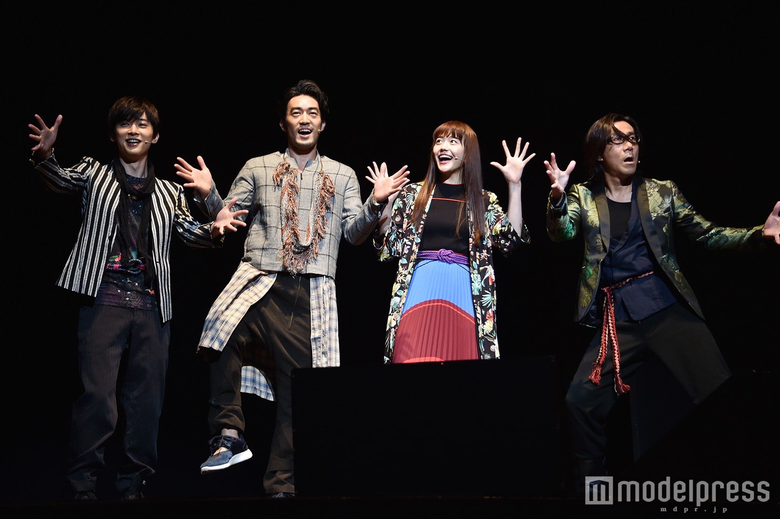 （左から）吉沢亮、大谷亮平、松井愛莉、岸谷五朗（C）モデルプレス