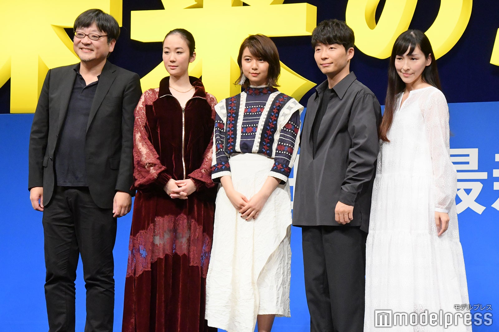 （左から）細田守監督、黒木華、上白石萌歌、星野源、麻生久美子（C）モデルプレス