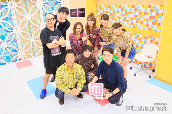 (前列)はんにゃ(後列)たかし、ランパンプス (C)モデルプレス