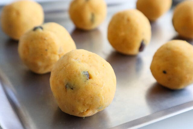 コロッケ　タネ　丸める