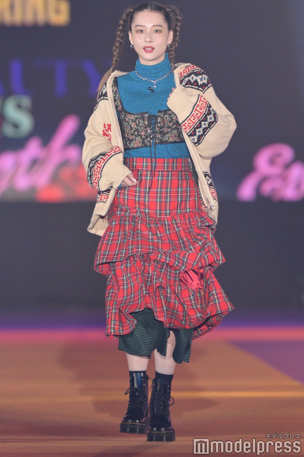 （C）モデルプレス