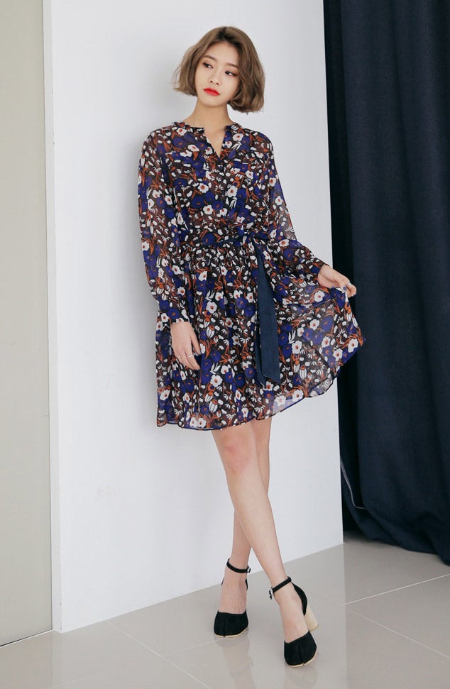 リボンSETマルチカラーフラワーパターンワンピース・全1色「DHOLIC」4,460円（税込）／画像提供：DHOLIC