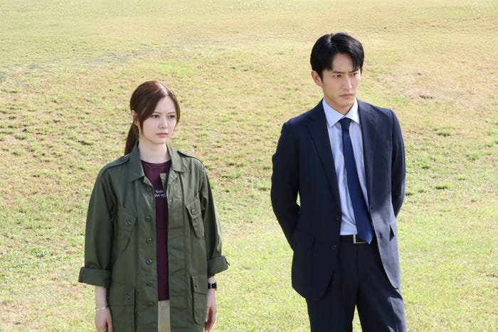 白石麻衣、杉野遥亮「オクラ〜迷宮入り事件捜査〜」第4話(C)フジテレビ