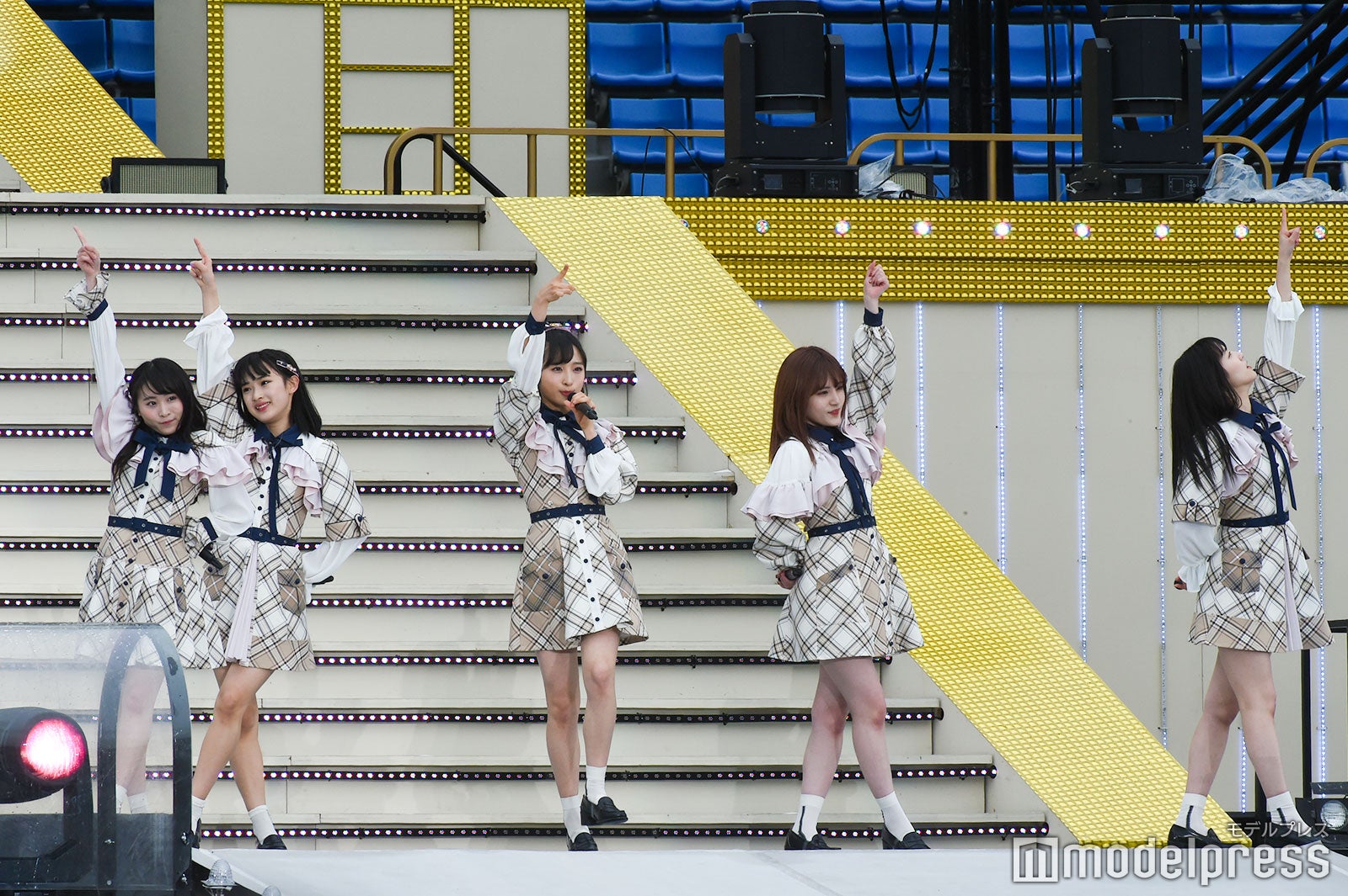 チーム8「AKB48グループ春のLIVEフェスin横浜スタジアム」（C）モデルプレス