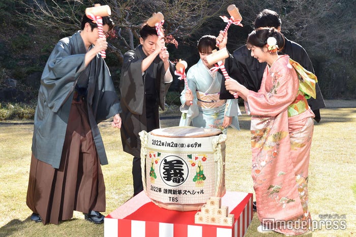 井之脇海、佐藤健、綾瀬はるか、竹野内豊、上白石萌歌、 (C)モデルプレス
