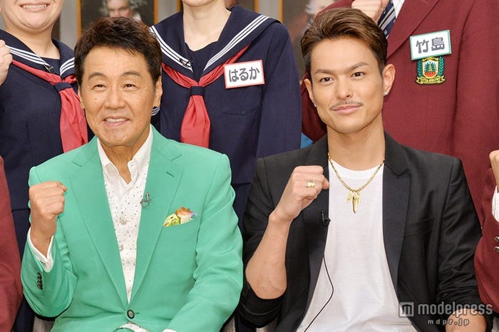 (左から)五木ひろし、今市隆二