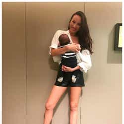 モデルプレス - 道端アンジェリカ、ショートパンツで美脚あらわ 抜群スタイルに「産後とは思えない」「美しすぎるママ」と注目集まる