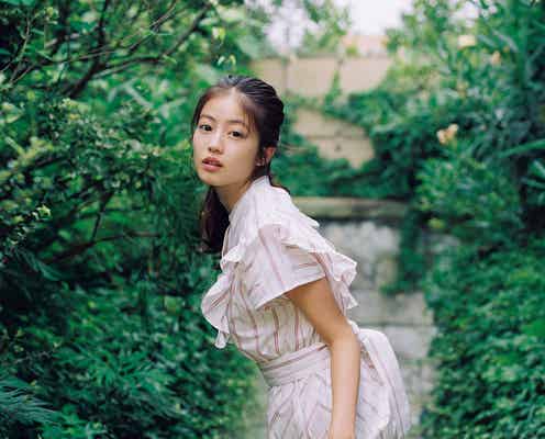 今田美桜、“時代の顔”をノスタルジー撮