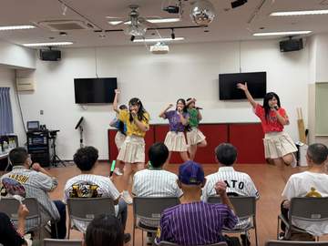 阪神2軍戦中止でファーストピッチ予定のKOBerrieS♪が代替ライブを開催 ファンの前で始球式を披露