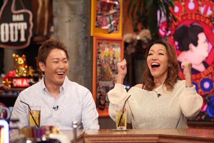 (左から)青木大輔、ブル中野(C)フジテレビ