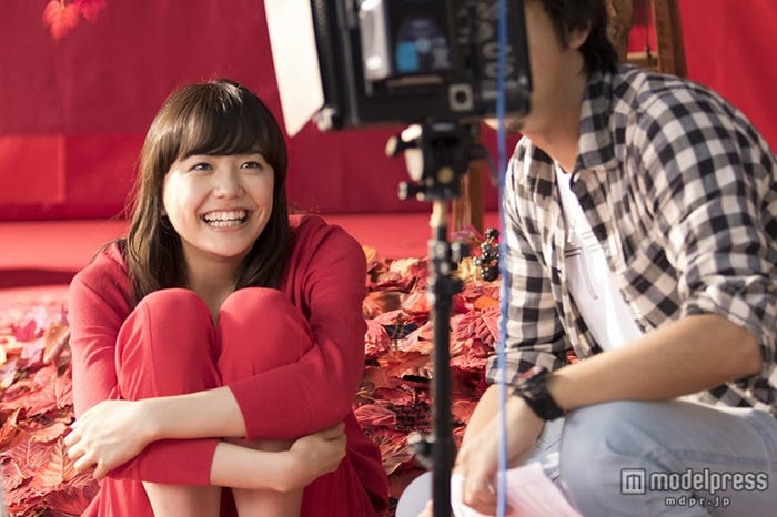 松井愛莉/CMメイキング風景