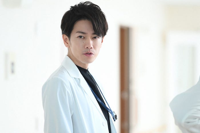 佐藤健/「恋はつづくよどこまでも」第4話より(C)TBS