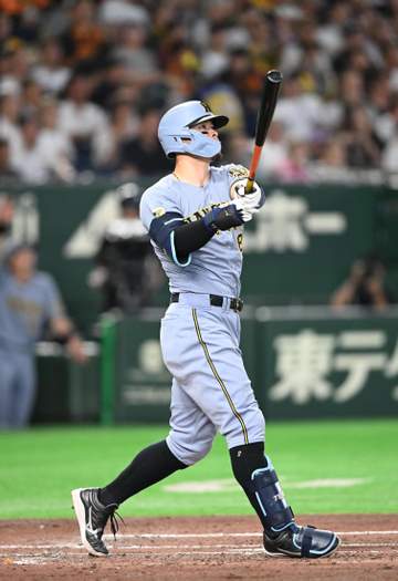 阪神・佐藤輝 3試合連発の27号ソロ 打った瞬間に確信 2点を先制された直後の四回に追撃の一発 今3連戦で4発目