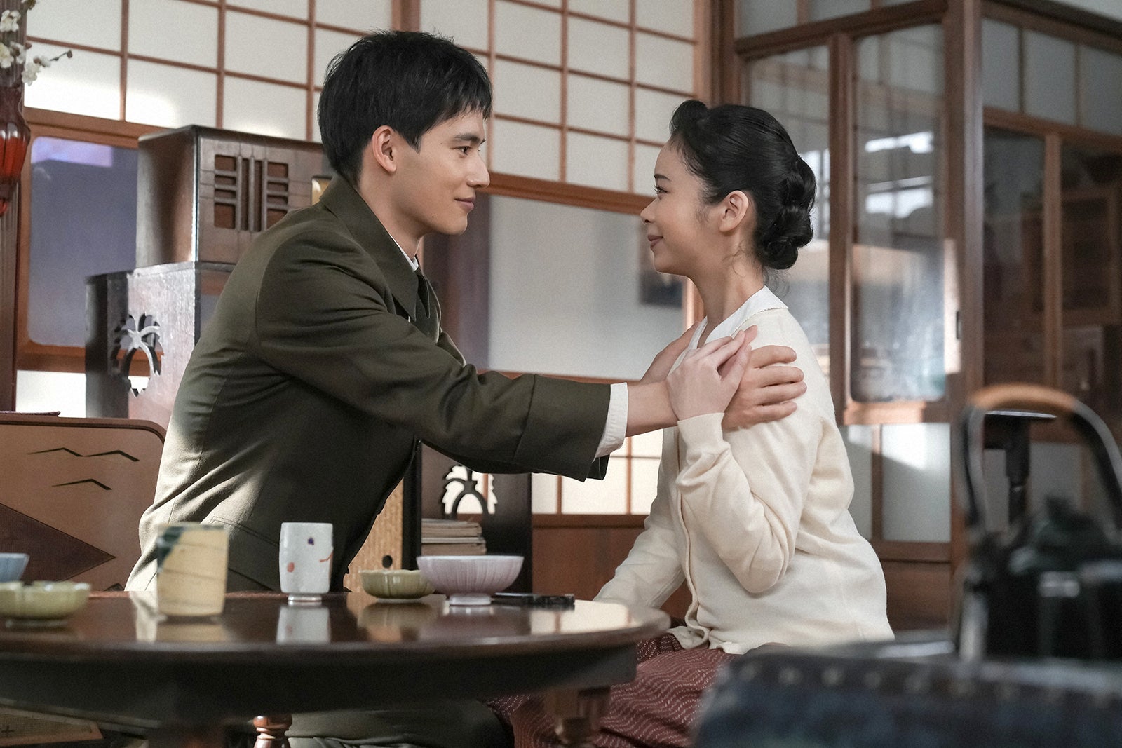 ＜ブギウギ 第63話あらすじ＞スズ子＆愛助、幸せな生活送る 善一が軍から受けた依頼とは