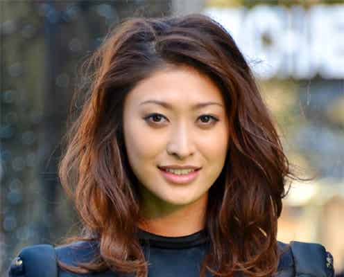 山田優、クールな装いで「第25回東京国際映画祭」グリーンカーペットに登場