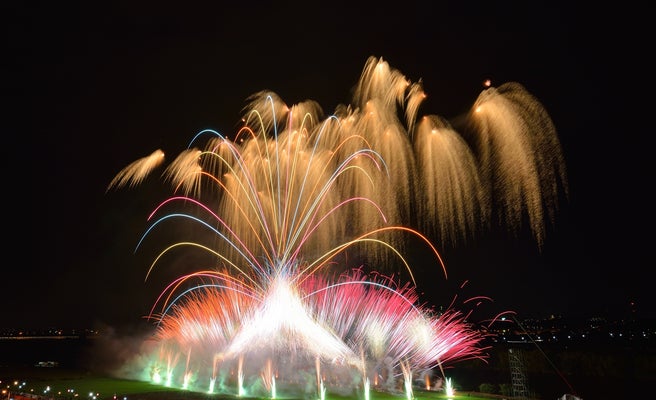 令和最初の 葛飾納涼花火大会 開催 約13 000発打ち上げ 女子旅プレス 令和最初の 葛飾納涼花火大会 開催 約13 000発打ち上げ 女子旅プレス