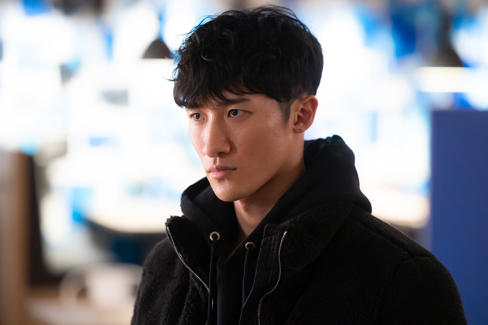 恋する警護24時」岩本照、白石麻衣の警護終了に動揺 大接近で思い告白