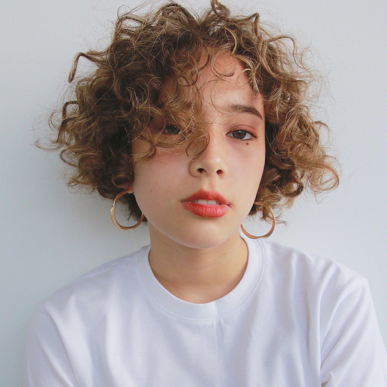 旬のパーマをかわいくセットするスタイリング方法 モデルプレス