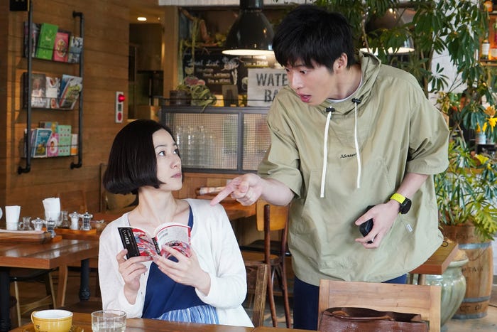 原田知世、田中圭/「あなたの番です」特別編より(C)日本テレビ