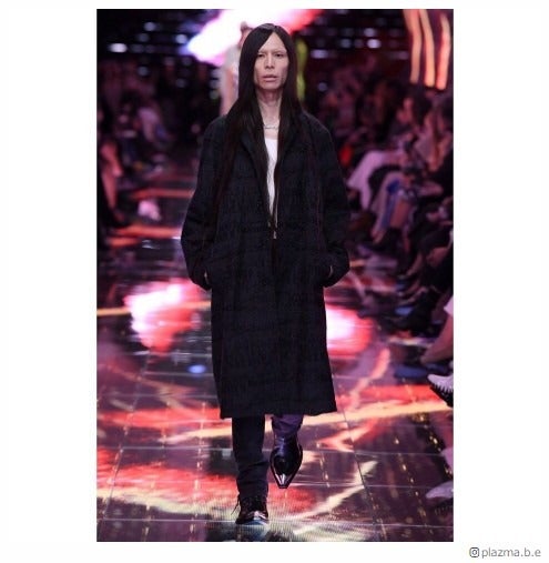 「高円寺歩いてたらスカウトされて」パリコレ出演のバンドマン話題　SKY-HIも「マジかよ！」