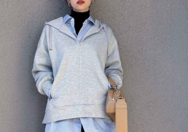 カジュアルコーデは「ブルーシャツ」できちんと感＆上品見え♡大人の最旬シャツスタイル