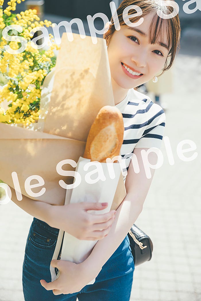 守屋麗奈/星野書店・書泉ポストカード特典(撮影/東 京祐)