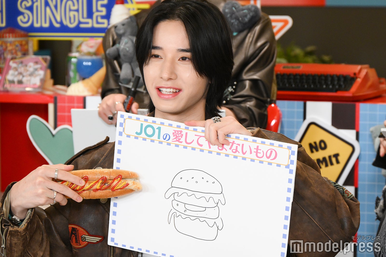 「愛してやまないもの」を発表する佐藤景瑚（C）モデルプレス