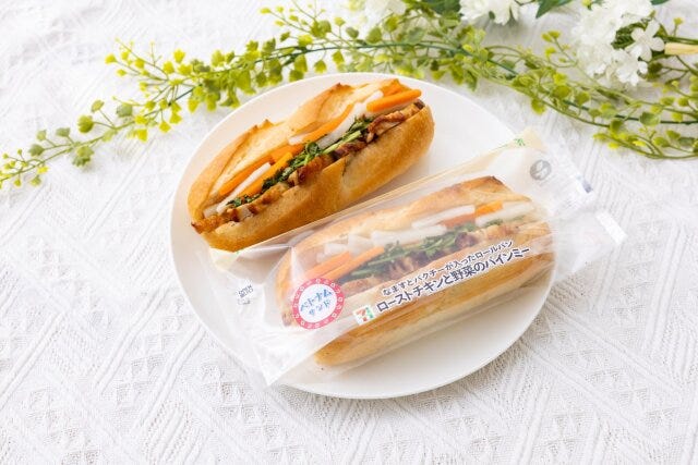 セブンイレブンのローストチキンと野菜のバインミー