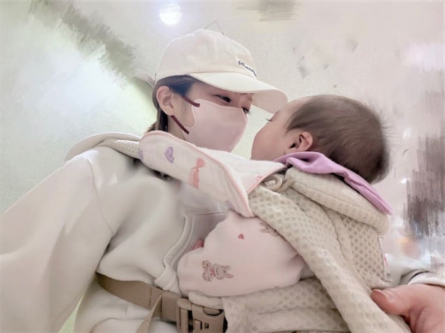 辻希美、体調不良の次女・夢空ちゃんを抱っこで看病「ドタバタな毎日ですが生きてるって感じます」