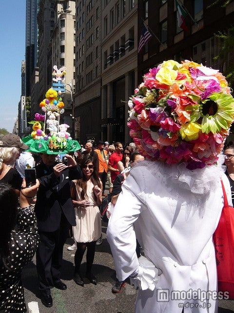 花や卵といったイースター関連の仮装が多い／photo by shinya