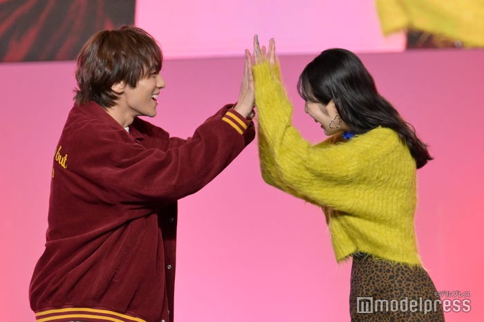 山下幸輝、秋田汐梨(C)モデルプレス