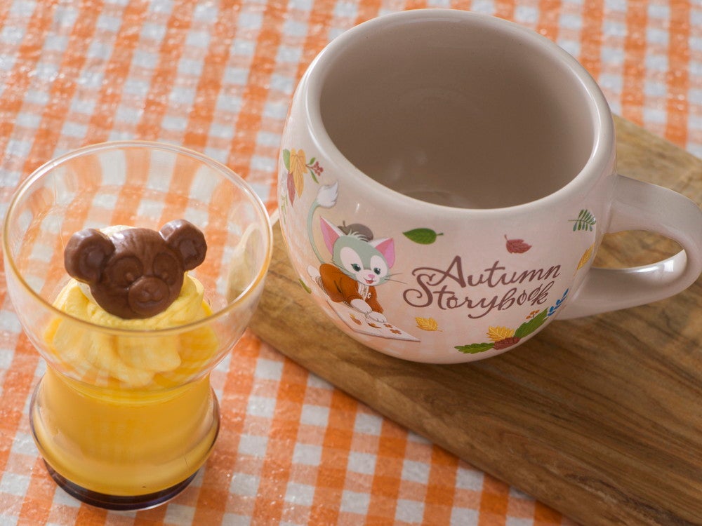 サツマイモプリン\550スーベニアカップ付き（プラス￥650）（C）Disney