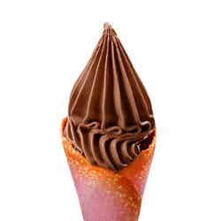 CREMIA the Caramel × チョコラングドシャコーン/画像提供:日世株式会社