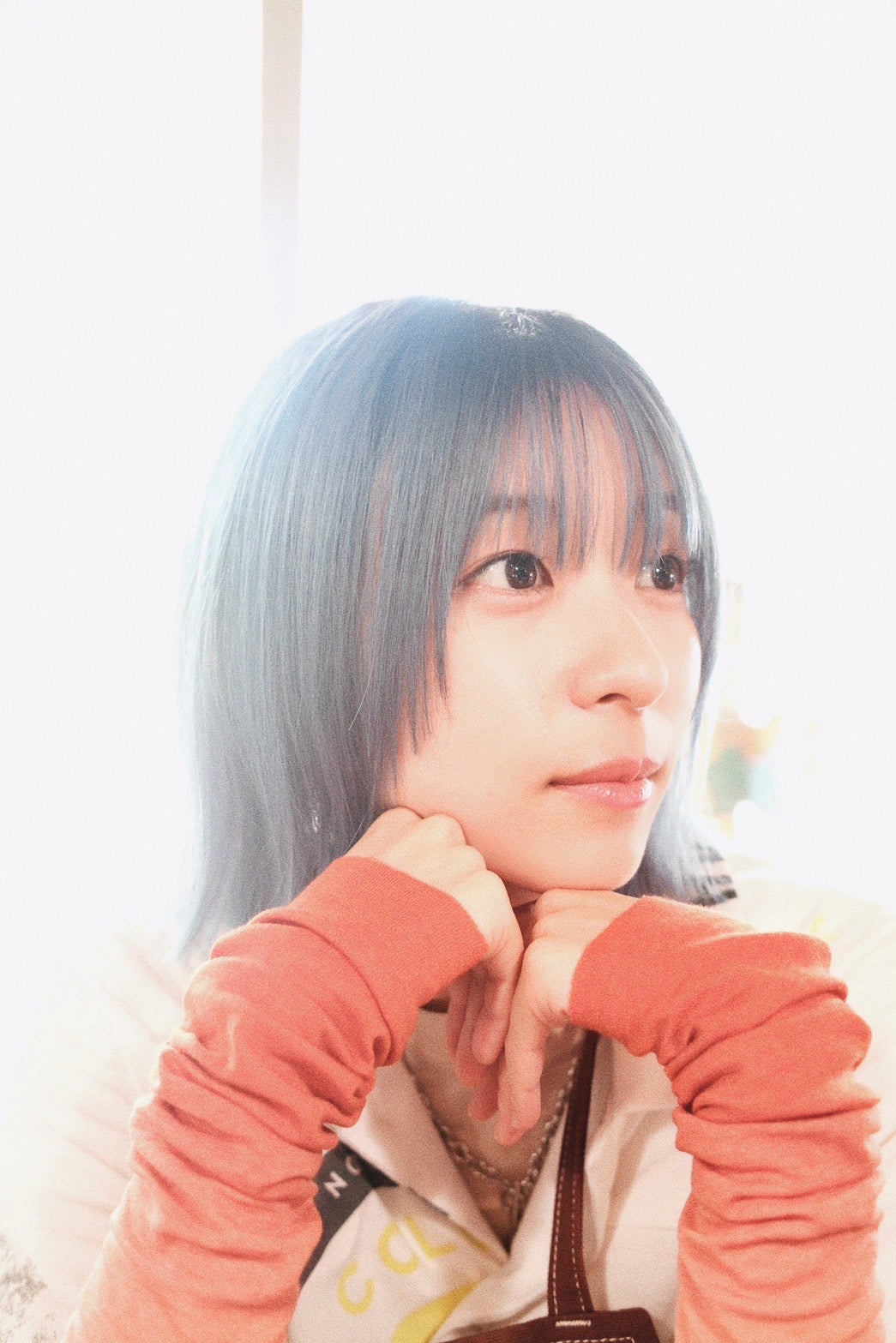 鳴海唯、青髪の“メンヘラガール”でオーラ放つ 朝ドラ「あんぱん」からの激変ぶりに「別人級」「ブレイク筆頭株」と話題【シナントロープ／独占コメント】