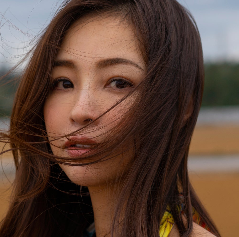 インリン、11年ぶりのM字開脚