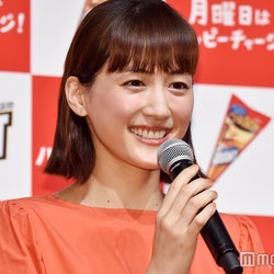 綾瀬はるかの笑点司会が「最高の癒やし」と話題に “天然っぷり”炸裂でフリーダムに仕切る